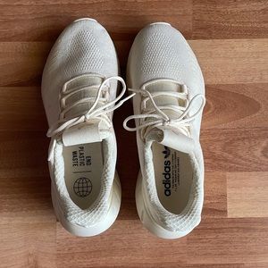 Adidas cream colored women’s sneakers size 8